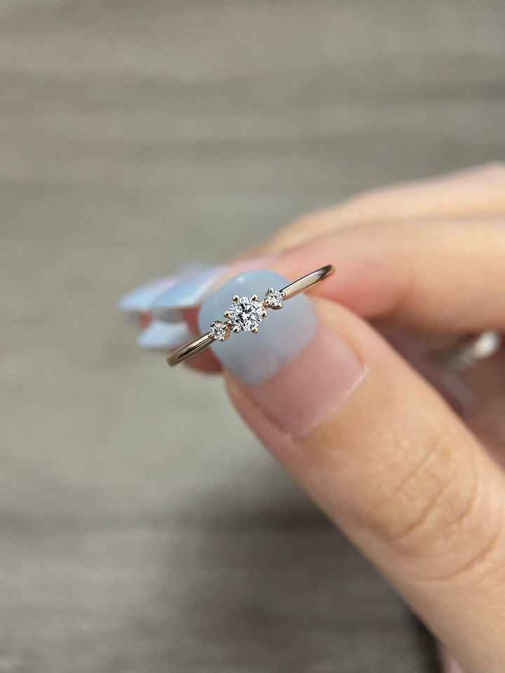 1.0ct-2.0ct Round Cut Lab Grown Diamond Three Stone Engagement Ring