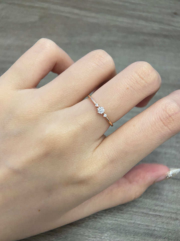 1.0ct-2.0ct Round Cut Lab Grown Diamond Three Stone Engagement Ring
