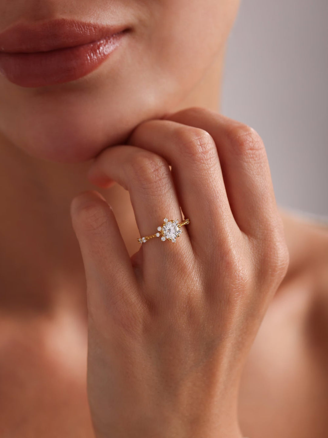 1.0ct-2.0ct Round Cut Lab Grown Diamond Cluster Engagement Ring