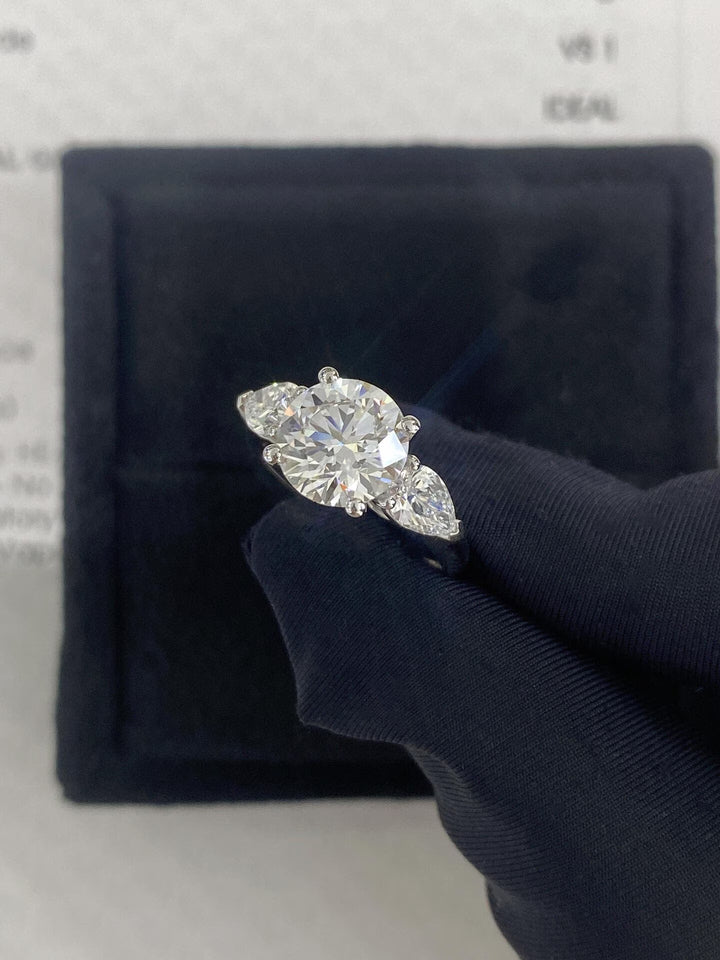 1.50ct-2.50ct Round Cut Lab Grown Three Stone Diamond Engagement Ring