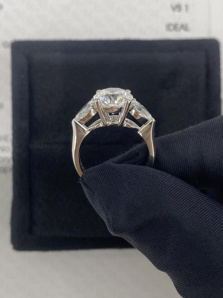 1.50ct-2.50ct Round Cut Lab Grown Three Stone Diamond Engagement Ring