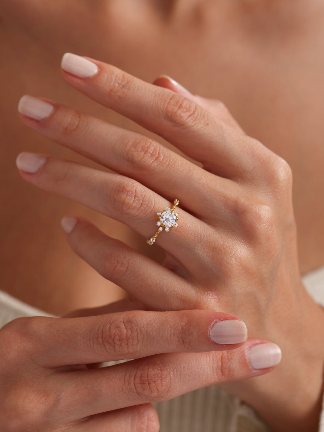 1.0ct-2.0ct Round Cut Lab Grown Diamond Cluster Engagement Ring