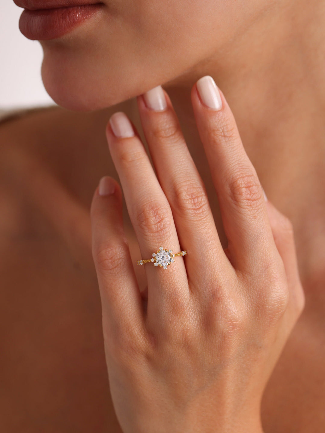 1.0ct-2.0ct Round Cut Lab Grown Diamond Cluster Engagement Ring
