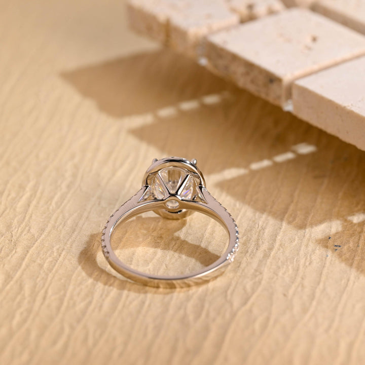1.50ct-2.50ct Oval Cut Lab Grown Diamond Halo Engagement Ring