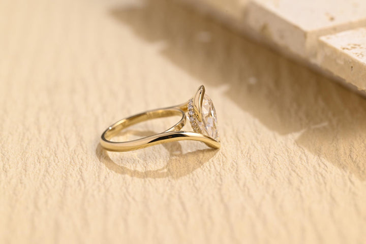 1.50ct-2.50ct Pear Cut Lab Grown Diamond Unique Engagement Ring