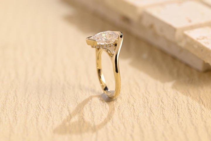 1.50ct-2.50ct Pear Cut Lab Grown Diamond Unique Engagement Ring