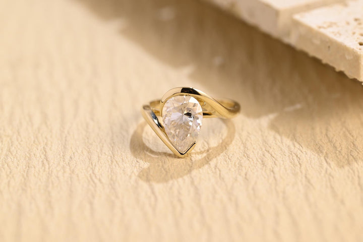 1.50ct-2.50ct Pear Cut Lab Grown Diamond Unique Engagement Ring