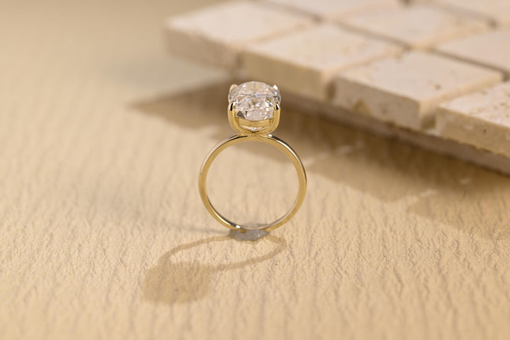 3.0ct-4.0ct Oval Cut Lab Grown Diamond Solitaire Engagement Ring