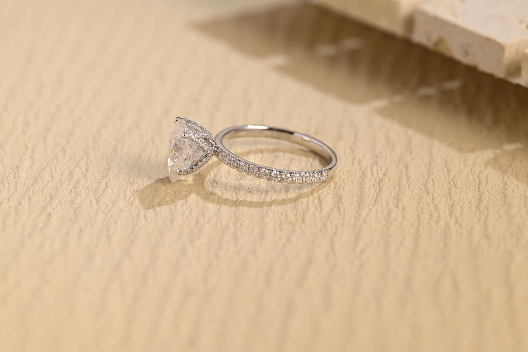 1.0ct-2.0ct Pear Cut Lab Grown Diamond Tulip Flower Style Engagement Ring