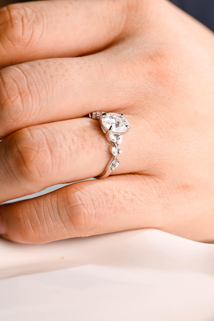 1.50ct-2.50ct Oval Cut Lab Grown Diamond Unique Twig Engagement Ring