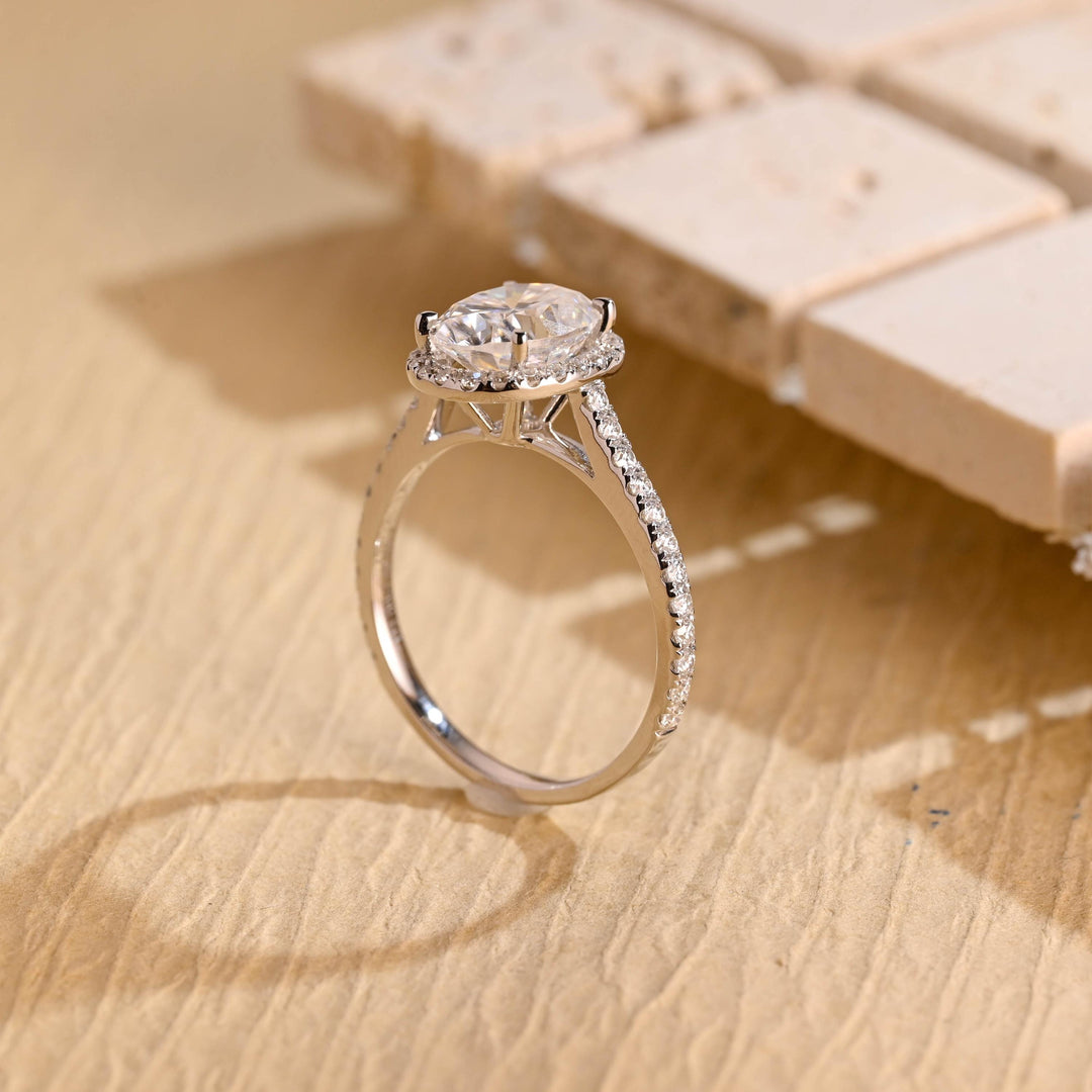 1.50ct-2.50ct Oval Cut Lab Grown Diamond Halo Engagement Ring