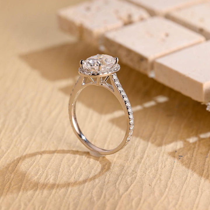 1.50ct-2.50ct Oval Cut Lab Grown Diamond Halo Engagement Ring
