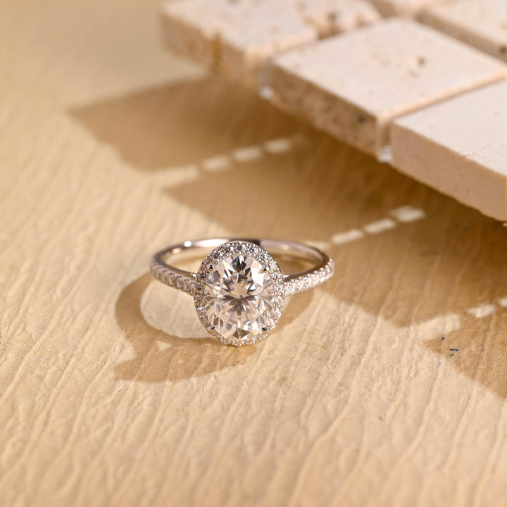 1.50ct-2.50ct Oval Cut Lab Grown Diamond Halo Engagement Ring