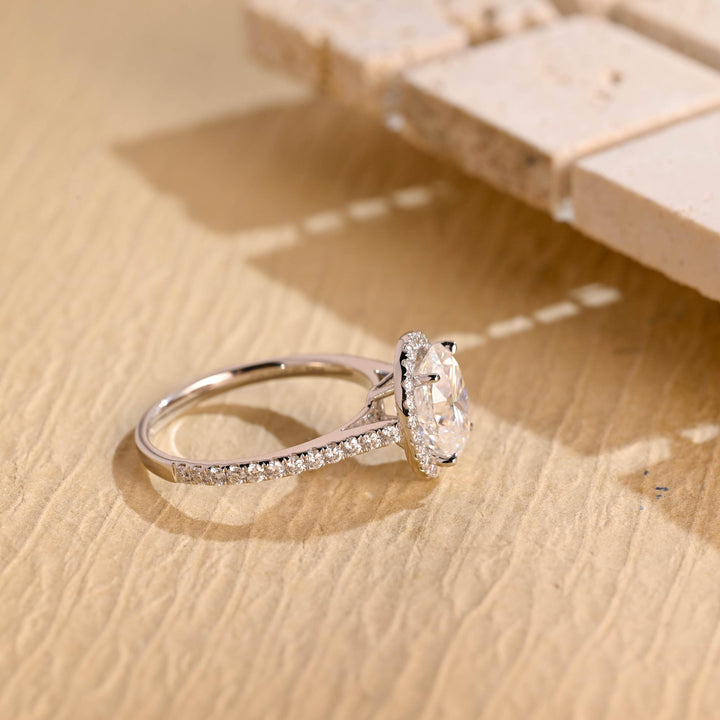 1.50ct-2.50ct Oval Cut Lab Grown Diamond Halo Engagement Ring
