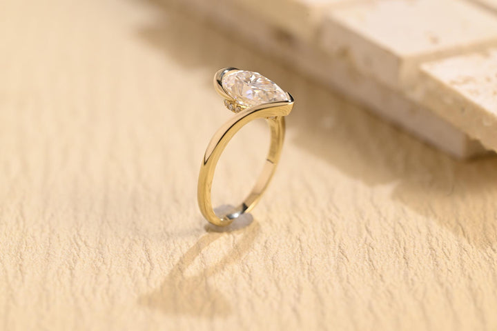 1.50ct-2.50ct Pear Cut Lab Grown Diamond Unique Engagement Ring