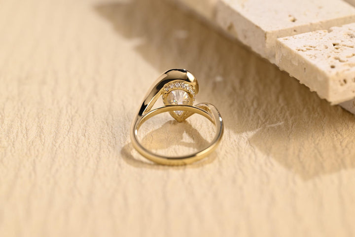 1.50ct-2.50ct Pear Cut Lab Grown Diamond Unique Engagement Ring
