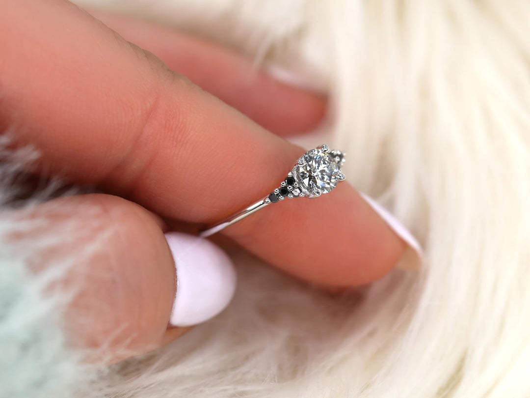1.0CT Round Cut Lab Grown E/VS1 Diamond Cluster Engagement Ring