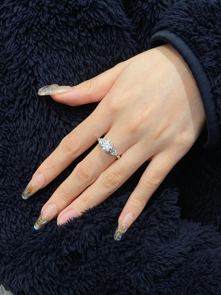 1.50ct-2.50ct Round Cut Lab Grown Three Stone Diamond Engagement Ring