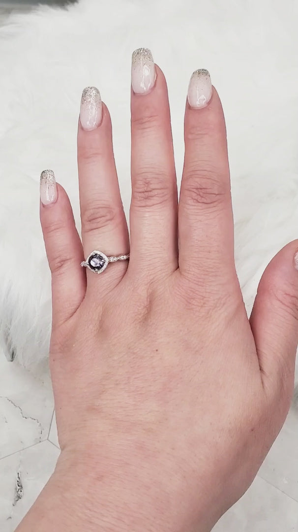 lab grown blue diamond halo ring round
Round Engagement Ring 
Round Diamond Engagement Ring 