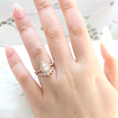 1.0CT Vintage Floral Pear Cut Moissanite Halo Bridal Engagement Ring Set
