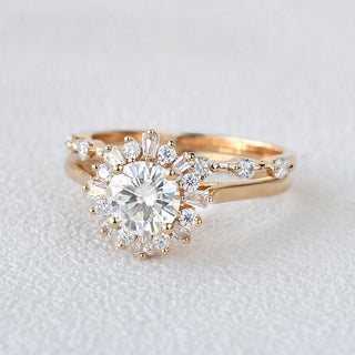 1.0ct Round Moissanite Vintage Halo Floral Style Bridal Ring Set in 18K Solid Gold Ring For Her