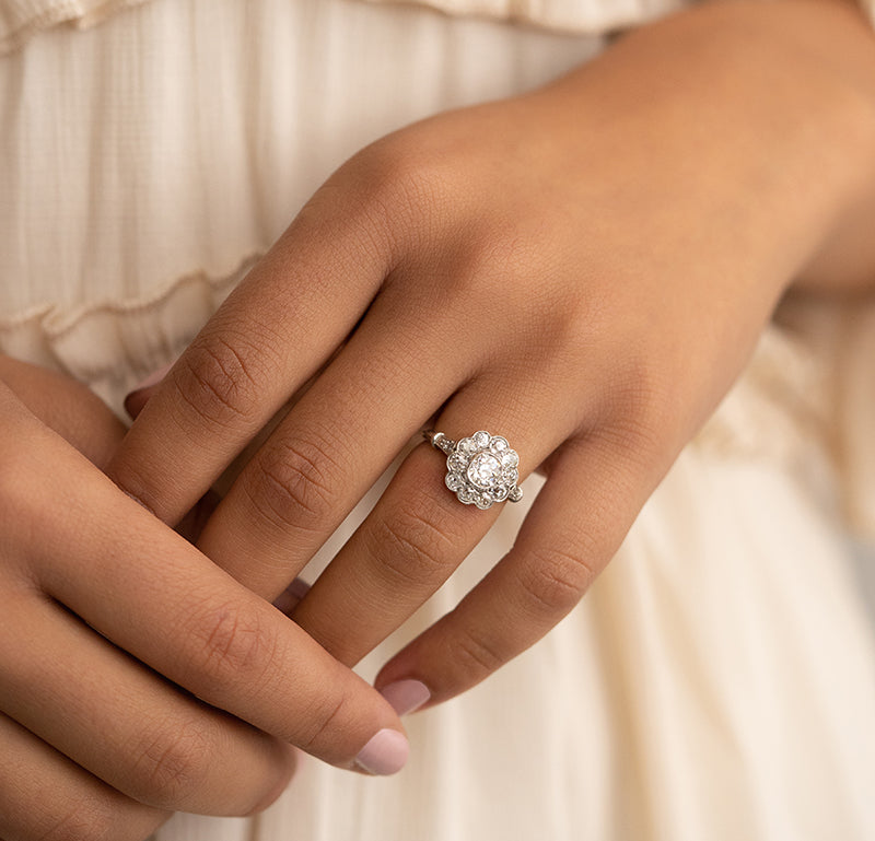 2.1CT Round Cut Unique vintage Halo Moissanite Diamond Engagement Ring