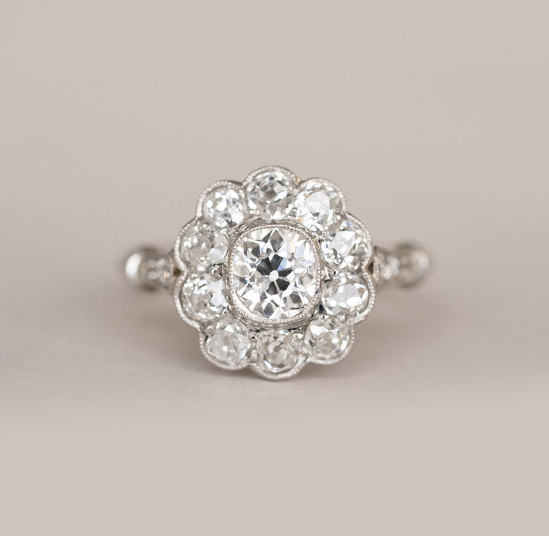 2.1CT Round Cut Unique vintage Halo Moissanite Diamond Engagement Ring